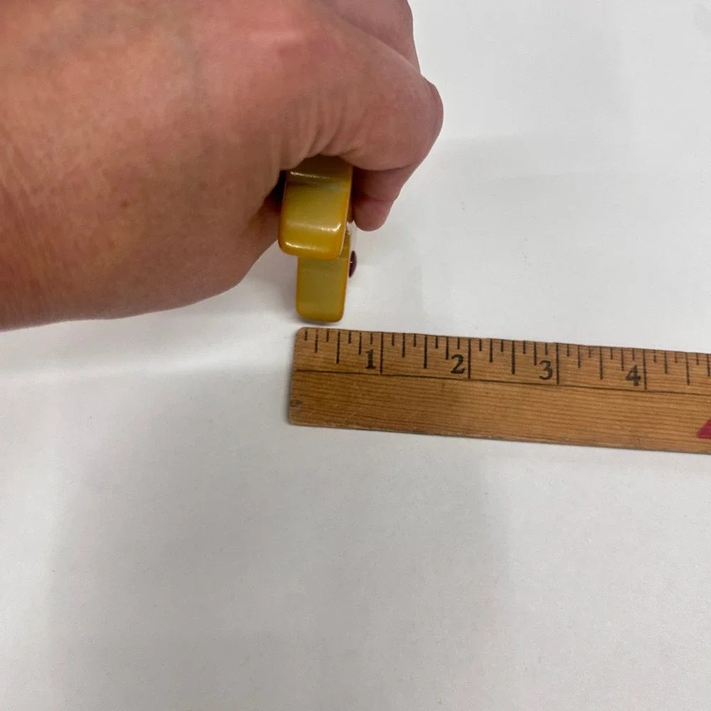 Bakelite Catalin Scottie Dog Napkin Ring Butterscotch Red Eye Art Deco Vintage